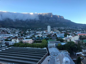 Luxury Apartment overlooking Iconic Table Mountain